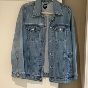 Gap women’s jean jacket size medium